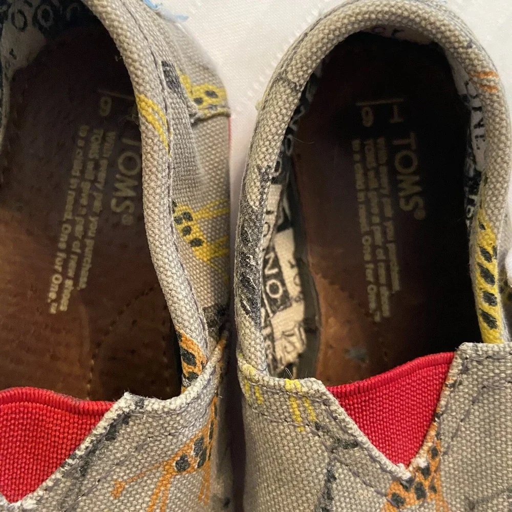 Toddler Giraffe Toms size 6 Tan Multicolored Giraffes Tom's‎